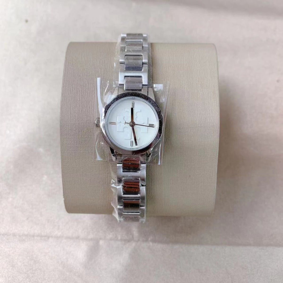 TORY BURCH TBW2026 IVORY DIAL TWO TONE BRACELET BAND GIGI 28 MM WOMENS WATCH TORY BURCH TBW2026 IVORY DIAL TWO TONE BRACELET BAND GIGI 28 MM WOMENS WATCH